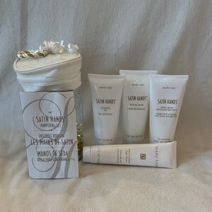 Mary Kay Satin Hands Collection - White and Gold - Pampering Set - NEW